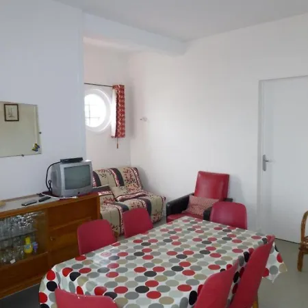 Royan, 3 Pieces, 6 Personnes - Fr-1-305-189 Appartement *